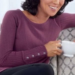 Chaser long sleeve waffle net thermal with button cuffs. Worn once. Retail 88